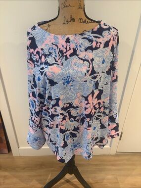 Lilly Pulitzer Navy Floral Boatneck Top with tie wrist hem